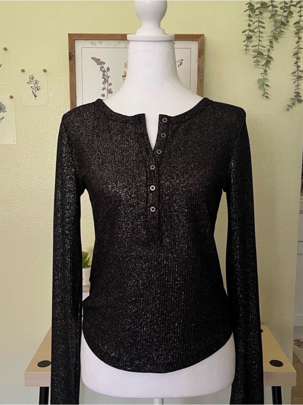 Pilcro Andie Ribbed Spotlight Henley Top Black Metallic Shimmer Going Out S - Picture 3 of 7